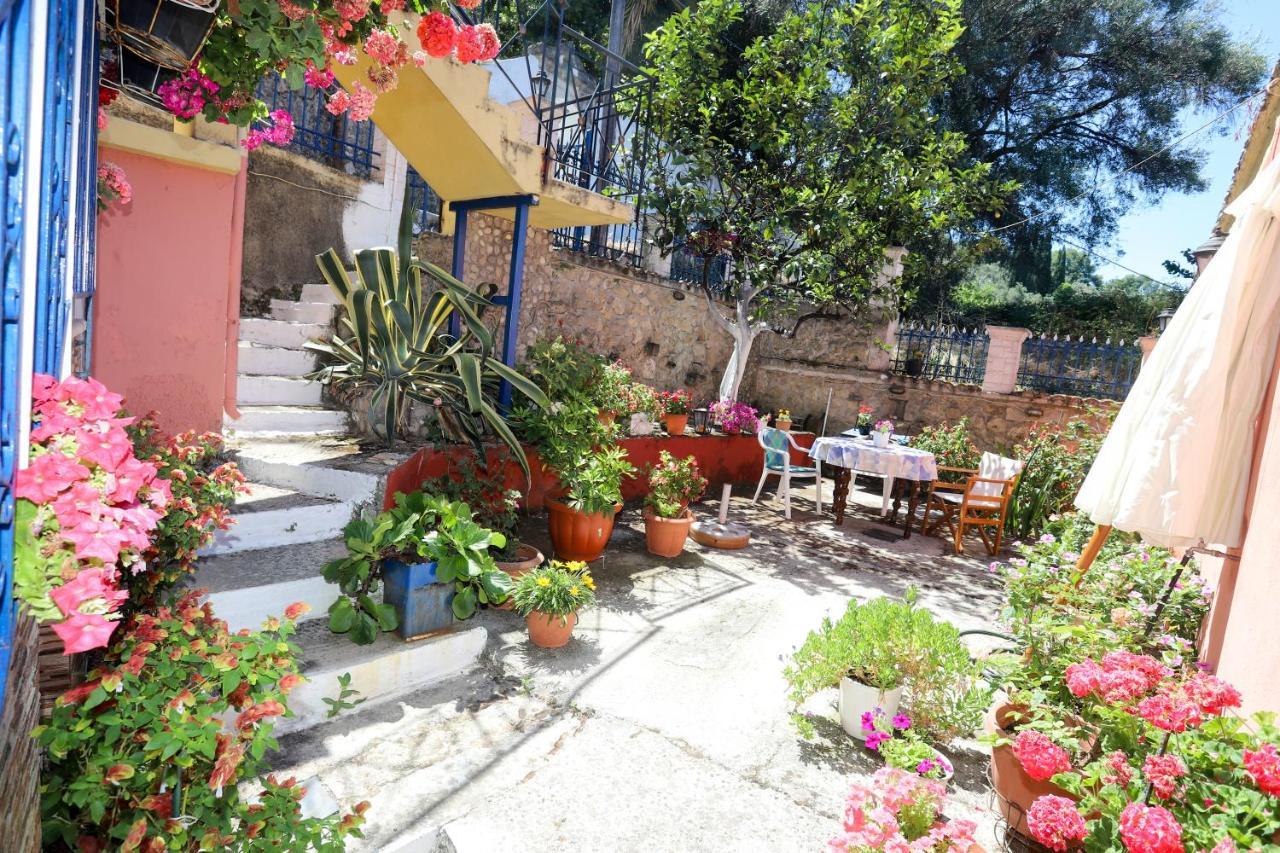 Alexis & Loula Village House Arkadades Exterior photo