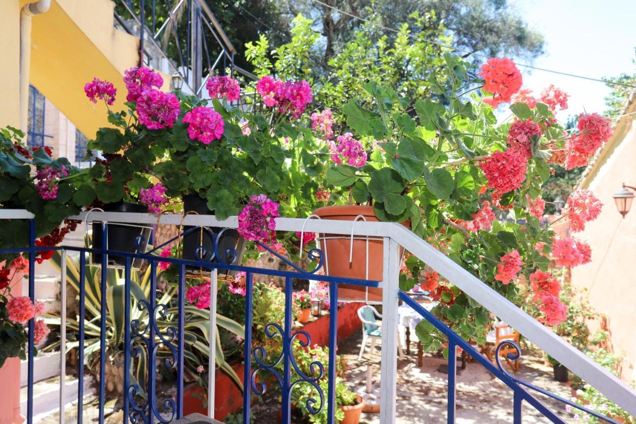 Alexis & Loula Village House Arkadades Exterior photo