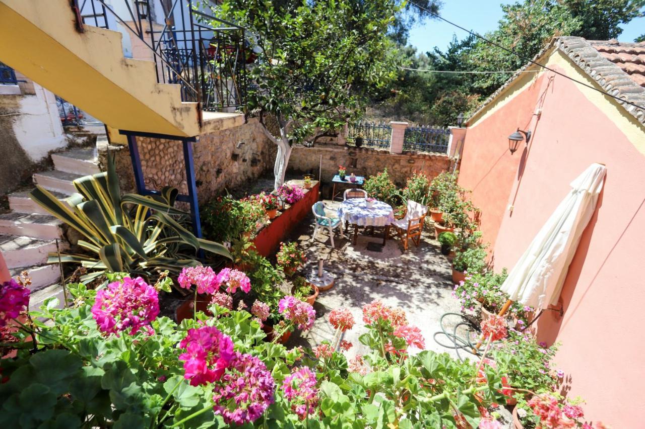Alexis & Loula Village House Arkadades Exterior photo