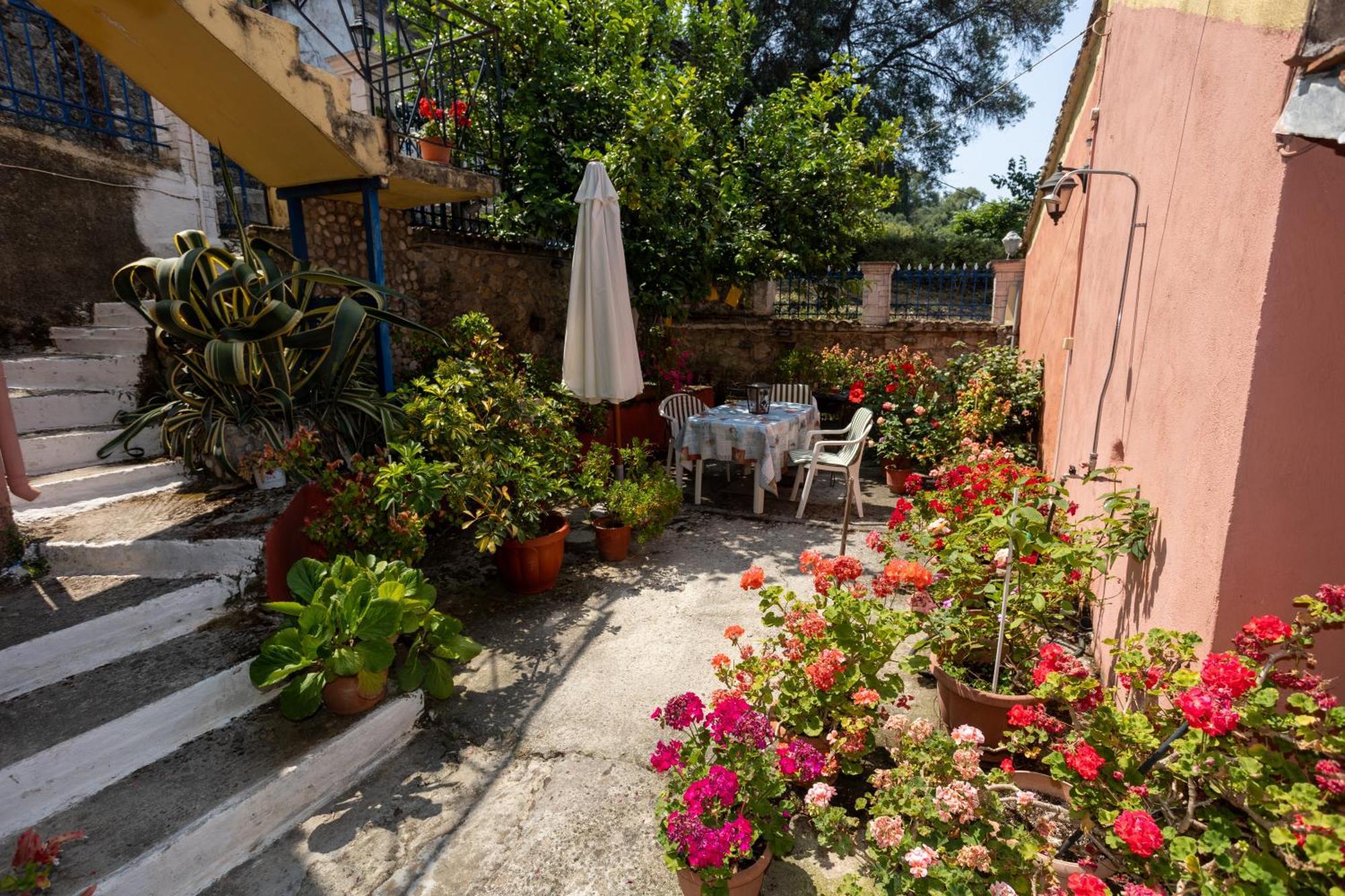 Alexis & Loula Village House Arkadades Exterior photo